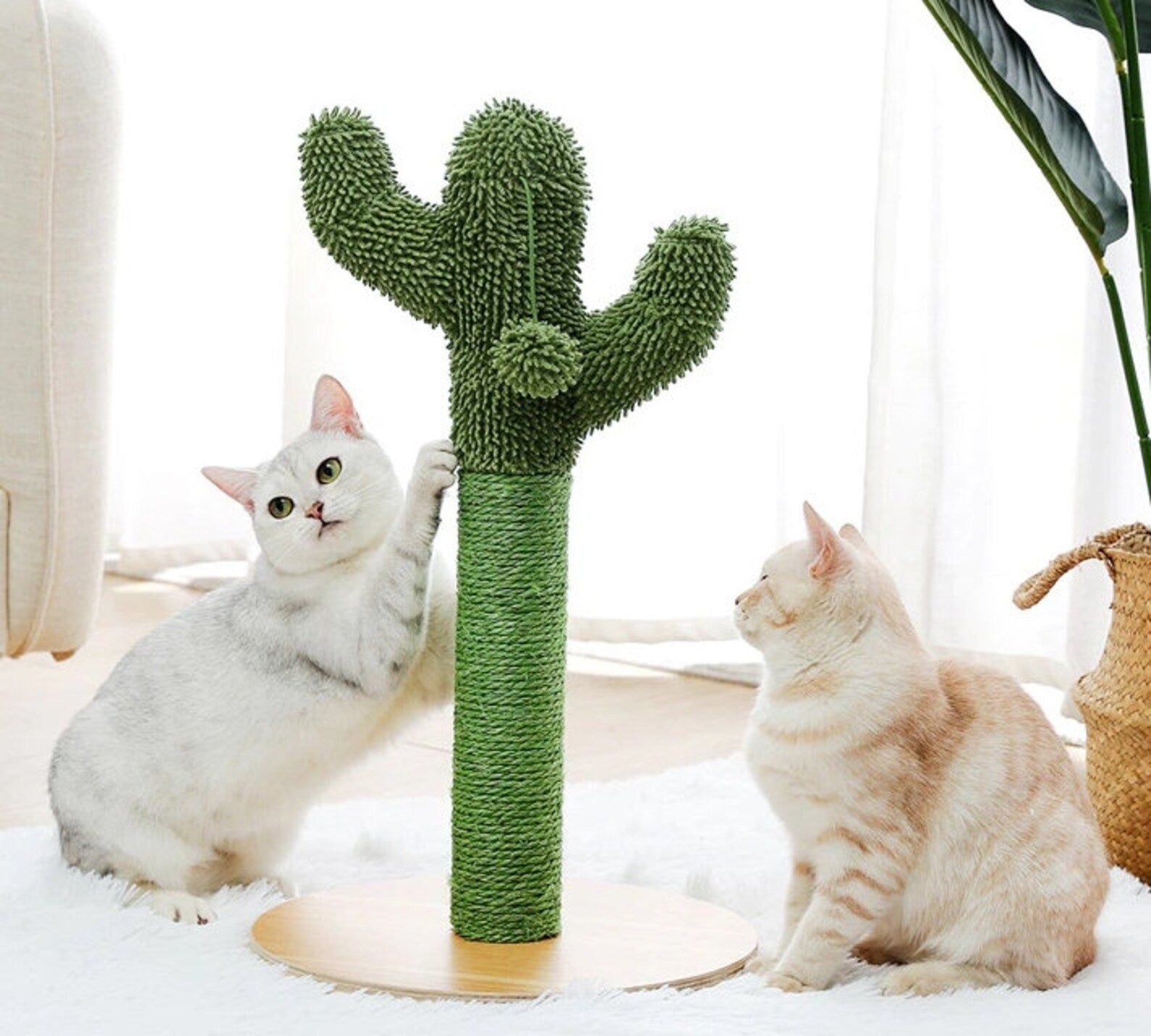 Árbol rascador tipo cactus para gato bonito