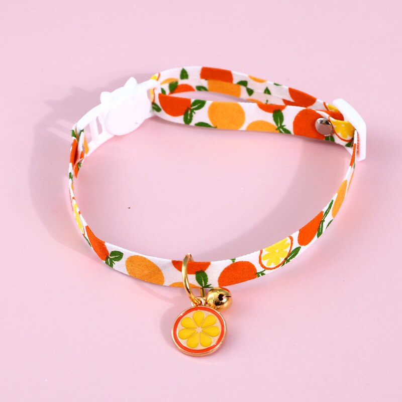 Collar ajustable con corte de campana para gatos naranja
